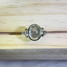 Load image into Gallery viewer, Green Phantom Quartz Adjustable Ring 绿幽灵水晶镶嵌活口戒指