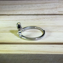 Load image into Gallery viewer, Peridot Adjustable Ring 橄榄石镶嵌活口戒指