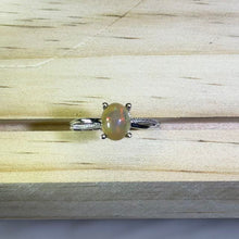 Load image into Gallery viewer, Honey Opal Adjustable Ring 蜜色欧泊镶嵌活口戒指