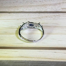 Load image into Gallery viewer, Blue Sapphire Adjustable Ring 蓝色蓝宝石镶嵌活口戒指