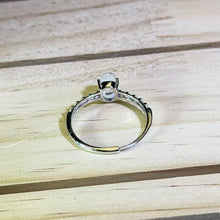 Load image into Gallery viewer, 925 Silver Moonstone Adjustable Ring 月光石银镶嵌活口戒指