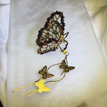 Load image into Gallery viewer, Red Almandine Garnet Butterfly Hair Claw Clip 酒红石榴石蝴蝶抓夹