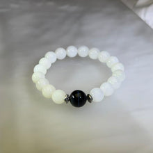 Load image into Gallery viewer, White Nephrite Beaded Bracelet 和田玉白玉手串