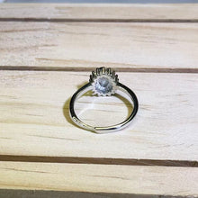 Load image into Gallery viewer, Blue Jade Adjustable Ring 蓝水翡翠镶嵌活口戒指