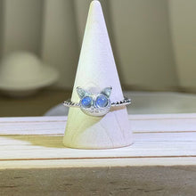Load image into Gallery viewer, Labradorite Adjustable Ring 拉长石灰月光石镶嵌猫头活口戒指