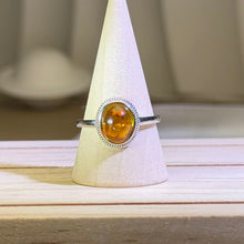 Load image into Gallery viewer, Piebald Amber Adjustable Ring 花珀琥珀镶嵌活口戒指