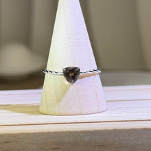 Load image into Gallery viewer, Smoky Quartz Adjustable Silver Ring 茶晶镶嵌活口银戒指