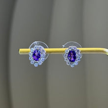 Load image into Gallery viewer, Amethyst Silver Stud Earrings 紫水晶镶嵌银耳钉