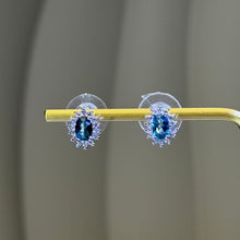 Load image into Gallery viewer, London Blue Topaz Silver Stud Earrings 伦敦蓝托帕石镶嵌银耳钉