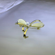 Load image into Gallery viewer, White Freshwater Pearl 白色淡水珍珠