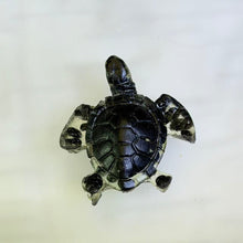 Load image into Gallery viewer, Obsidian Resin Sea Turtle Figurine 黑曜石滴胶海龟摆件