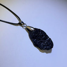 Load image into Gallery viewer, Moldavite Pendant Necklace 捷克陨石吊坠项链