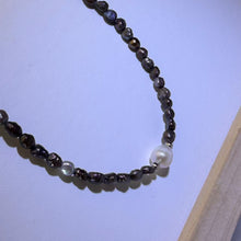 Load image into Gallery viewer, Black White Freshwater Pearl Necklace 黑白淡水珍珠项链