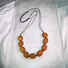 Load image into Gallery viewer, Peach Pit Adjustable Necklace 桃核可调节项链