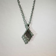 Load image into Gallery viewer, Pink Ruby Rhombus Necklace 粉色红宝石菱形项链