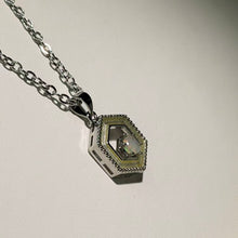 Load image into Gallery viewer, Opal Honeycomb Necklace 欧泊蜂巢形项链
