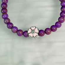 Load image into Gallery viewer, Phosphosiderite Flower Charm Beaded Bracelet 紫云母花朵手串