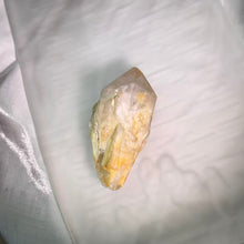 Load image into Gallery viewer, Skeletal Clear Quartz Point Specimen 骸骨白水晶单尖原石摆件