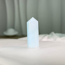 Load image into Gallery viewer, Aquamarine Pointed Tower 海蓝宝单尖六棱柱
