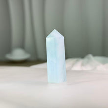 Load image into Gallery viewer, Aquamarine Pointed Tower 海蓝宝单尖六棱柱