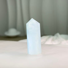 Load image into Gallery viewer, Aquamarine Pointed Tower 海蓝宝单尖六棱柱