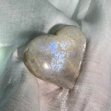 Load image into Gallery viewer, Moonstone Sunstone Coexistence Heart 月光石太阳石共生爱心摆件