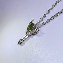 Load image into Gallery viewer, Chrome Diopside Winged Key Necklace 透辉石翅膀钥匙项链