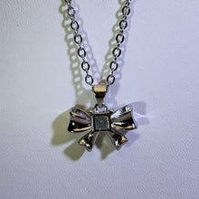 Load image into Gallery viewer, Sky Blue Topaz Bowknot Necklace 天空蓝托帕石蝴蝶结项链