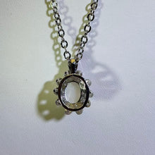 Load image into Gallery viewer, White Opal Floral Halo Necklace 白色欧泊花簇项链