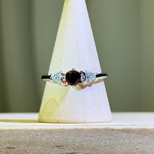 Load image into Gallery viewer, Red Almandine Garnet Radiant Ring 酒红石榴石璀璨戒指
