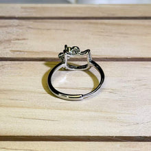 Load image into Gallery viewer, Peridot Kitty Bowknot Ring 橄榄石猫咪蝴蝶结戒指