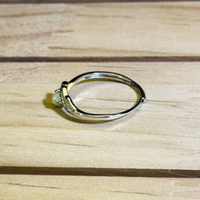 Load image into Gallery viewer, White Opal Feather Wrap Ring 白色欧泊羽毛绕线戒指