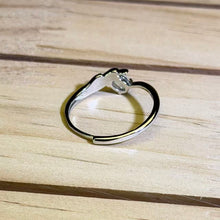 Load image into Gallery viewer, White Opal Feather Wrap Ring 白色欧泊羽毛绕线戒指