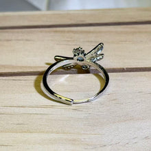Load image into Gallery viewer, London Blue Topaz Dragonfly Ring 伦敦蓝托帕石蜻蜓戒指