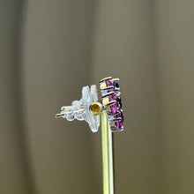 Load image into Gallery viewer, Purple Rhodolite Garnet Diamond-Shaped Stud Earrings 紫牙乌石榴石菱形星芒耳钉