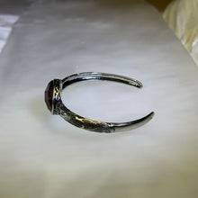 Load image into Gallery viewer, Red Tiger's Eye Vintage Style Open Bangle 红色虎眼石复古活口手镯