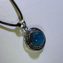 Load image into Gallery viewer, Blue Apatite Vintage Pattern Pendant Necklace 蓝磷灰石复古纹饰吊坠项链