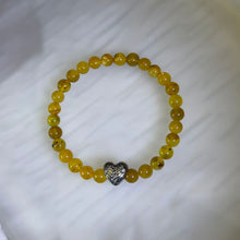 Load image into Gallery viewer, Amber Heart Amulet Bracelet 琥珀蜜蜡悦心爱心手串