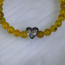 Load image into Gallery viewer, Amber Heart Amulet Bracelet 琥珀蜜蜡悦心爱心手串