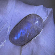 Load image into Gallery viewer, Moonstone Polished Palm Stone 月光石抛光原石手把件