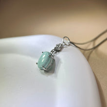 Load image into Gallery viewer, Blue Turquoise Pendant 蓝色松石镶嵌吊坠
