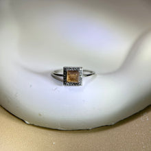 Load image into Gallery viewer, Yellow Tourmaline Adjustable Ring 黄色碧玺镶嵌活口戒指
