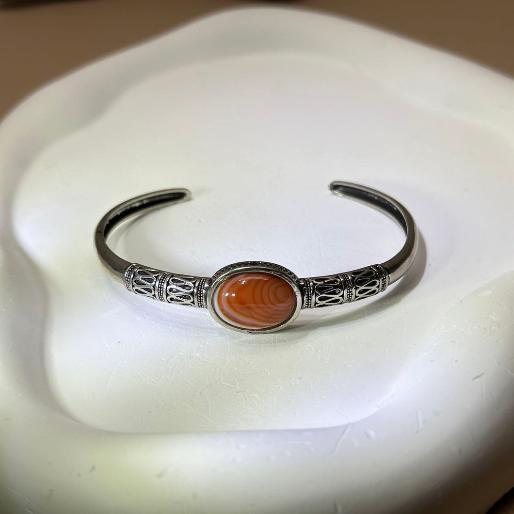 Carnelian Adjustable Bangle 红玛瑙镶嵌活口手镯