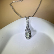 Load image into Gallery viewer, Green Prehnite Pendant 绿色葡萄石镶嵌吊坠
