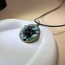 Load image into Gallery viewer, Blue Apatite Obsidian Pendant Necklace 蓝磷灰黑曜石吊坠项链
