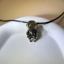 将图片加载到图库查看器，Golden Rutilated Quartz Astronaut Pendant Necklace 金发晶水晶镶嵌太空人吊坠项链
