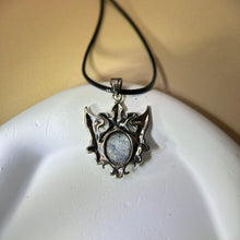 将图片加载到图库查看器，Dumortierite Quartz Shield Pendant Necklace 蓝发晶水晶镶嵌盾牌吊坠项链
