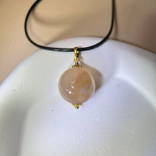 Load image into Gallery viewer, Cherry Blossom Agate Pendant Necklace 樱花玛瑙吊坠项链
