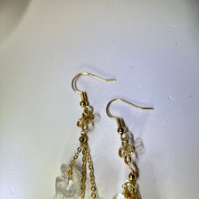 Load image into Gallery viewer, 14K Gold Filled Clear Quartz Earrings 白水晶14K注金耳钩
