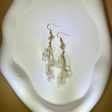 将图片加载到图库查看器，14K Gold Filled Clear Quartz Earrings 白水晶14K注金耳钩
